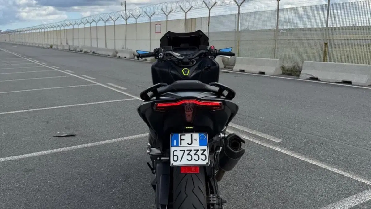 Yamaha T-Max 560 (2022 - 24)  (3)