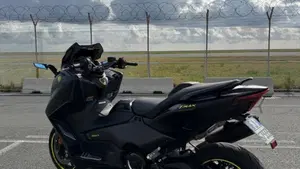Yamaha T-Max 560 (2022 - 24)  (4)