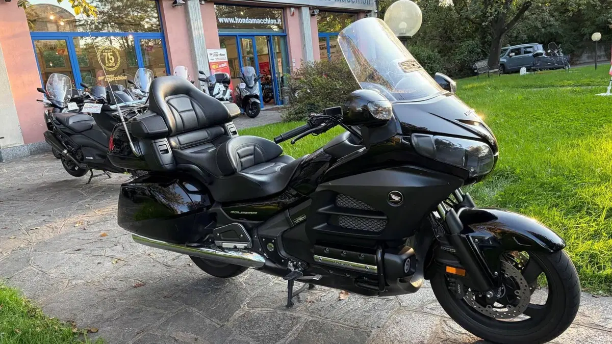 Honda GL 1800 Gold Wing (2012 - 17)  (4)
