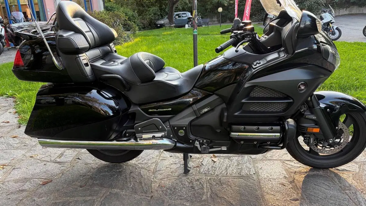 Honda GL 1800 Gold Wing (2012 - 17)  (5)