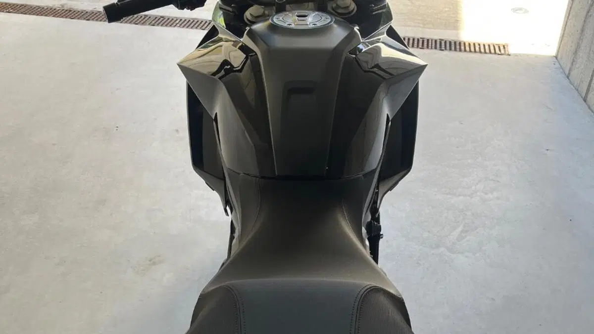 Bmw F 900 XR (2025 - 27)  (2)