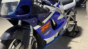 Suzuki GSX R 750 (1999 - 03) 