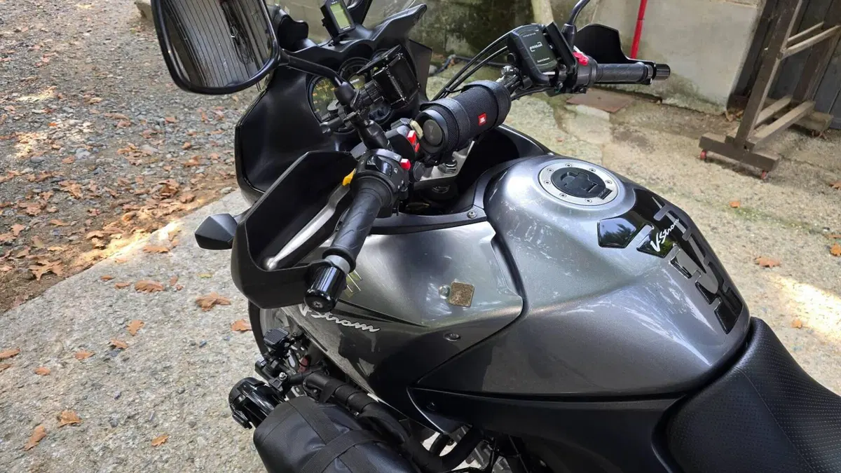 Suzuki V-Strom 650 Traveller ABS (2008 - 11)  (17)