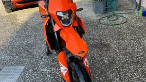 KTM 690 SMC R (2023 - 25)  (4)
