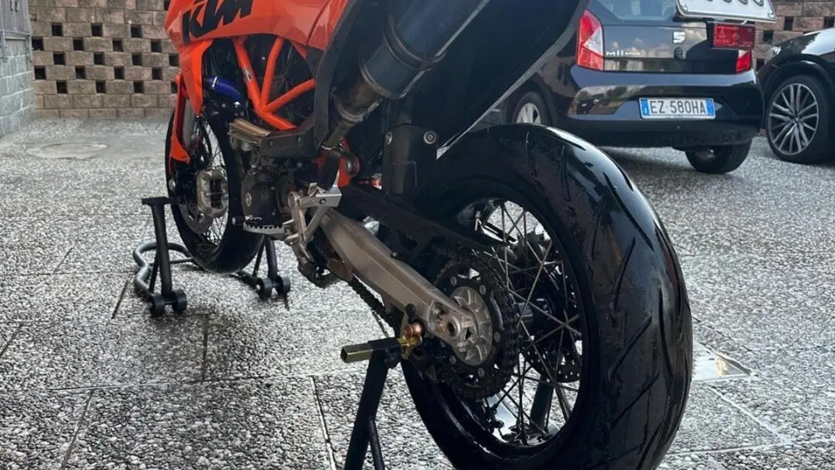 KTM 690 SMC R (2023 - 25)  (6)