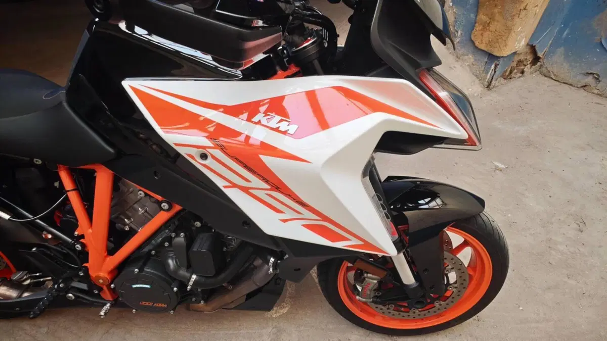KTM 1290 Super Duke GT (2019 - 20)  (6)