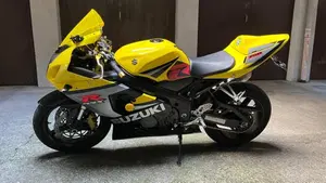 Suzuki GSX R 750 (2004 - 05)  (2)