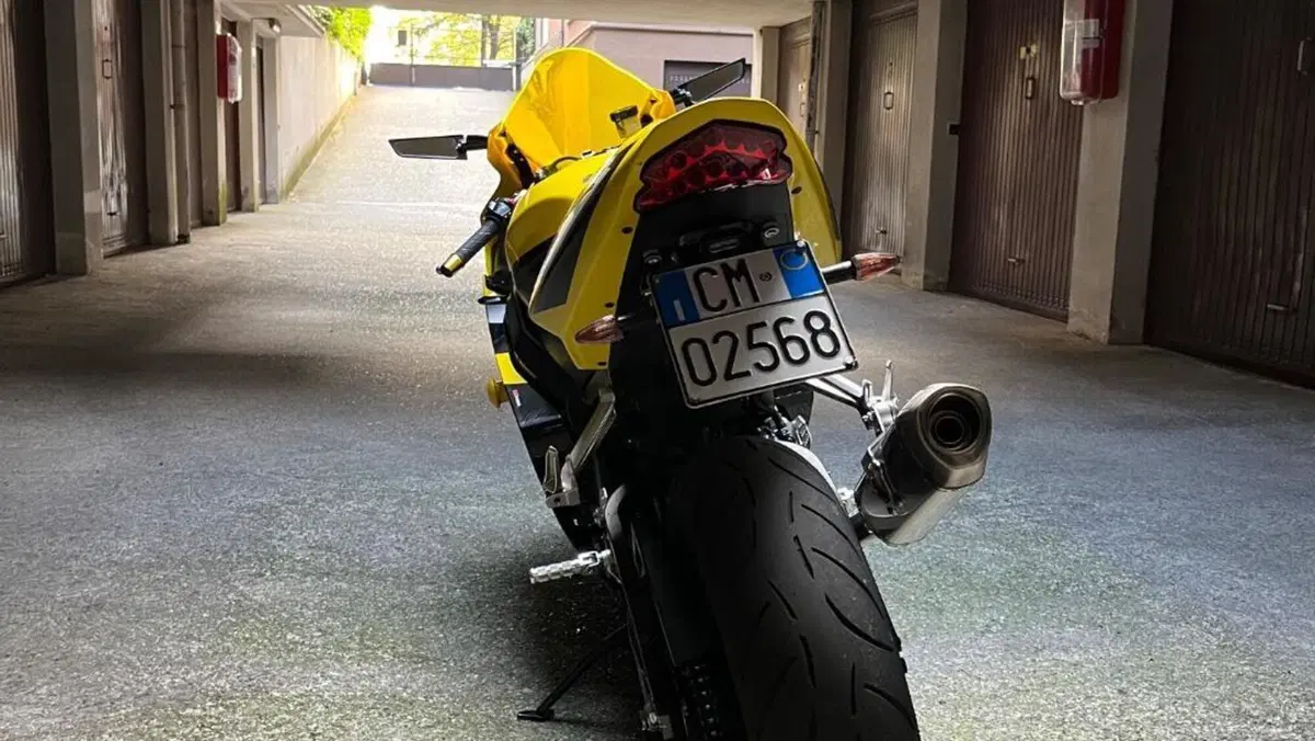 Suzuki GSX R 750 (2004 - 05)  (4)