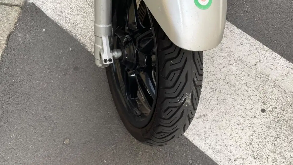 Piaggio Beverly 350 SportTouring ie (2011 - 15)  (2)