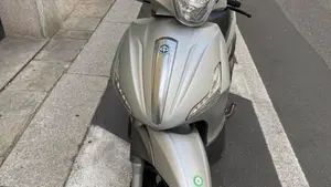 Piaggio Beverly 350 SportTouring ie (2011 - 15)  (3)