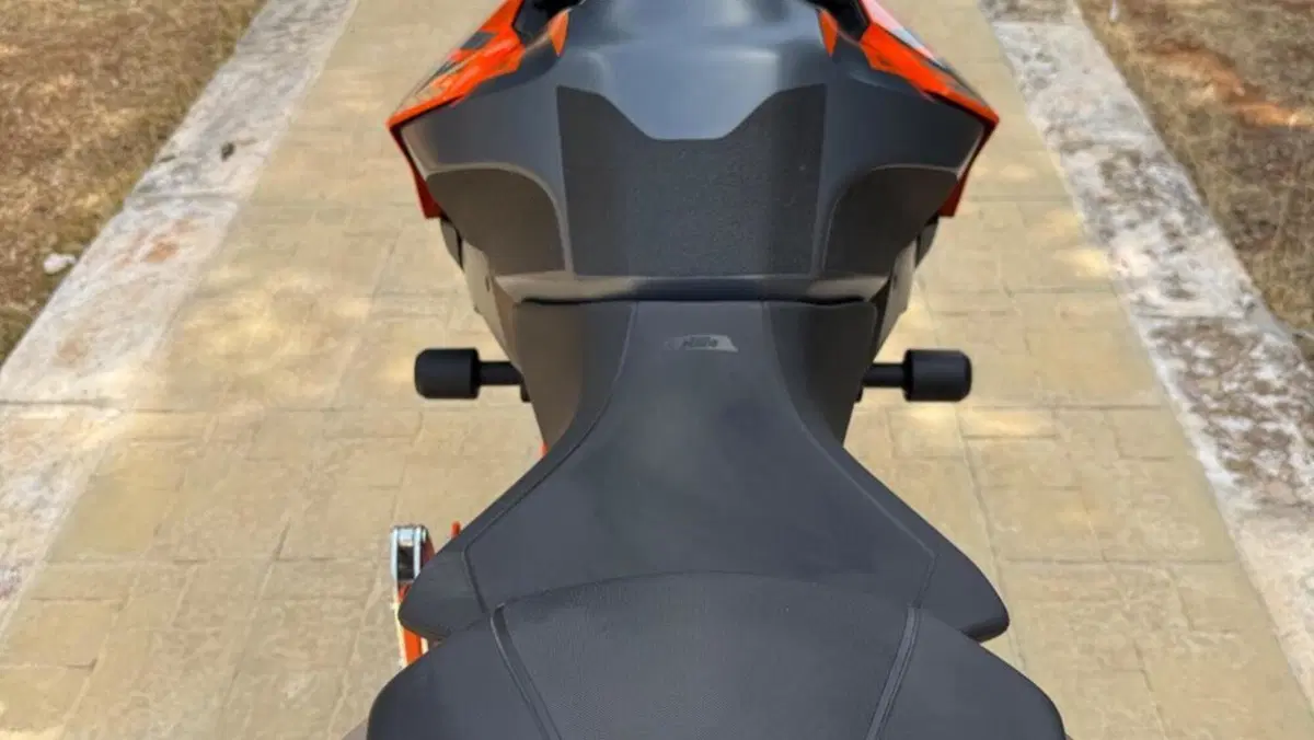 KTM 1290 Super Duke GT (2021 - 25)  (5)
