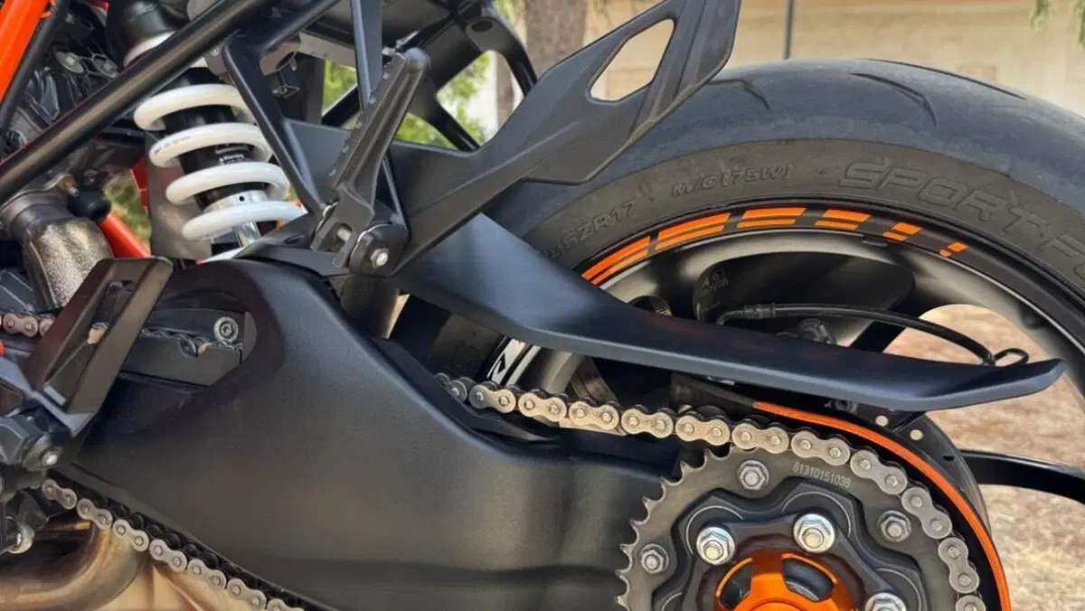 KTM 1290 Super Duke GT (2021 - 25)  (6)