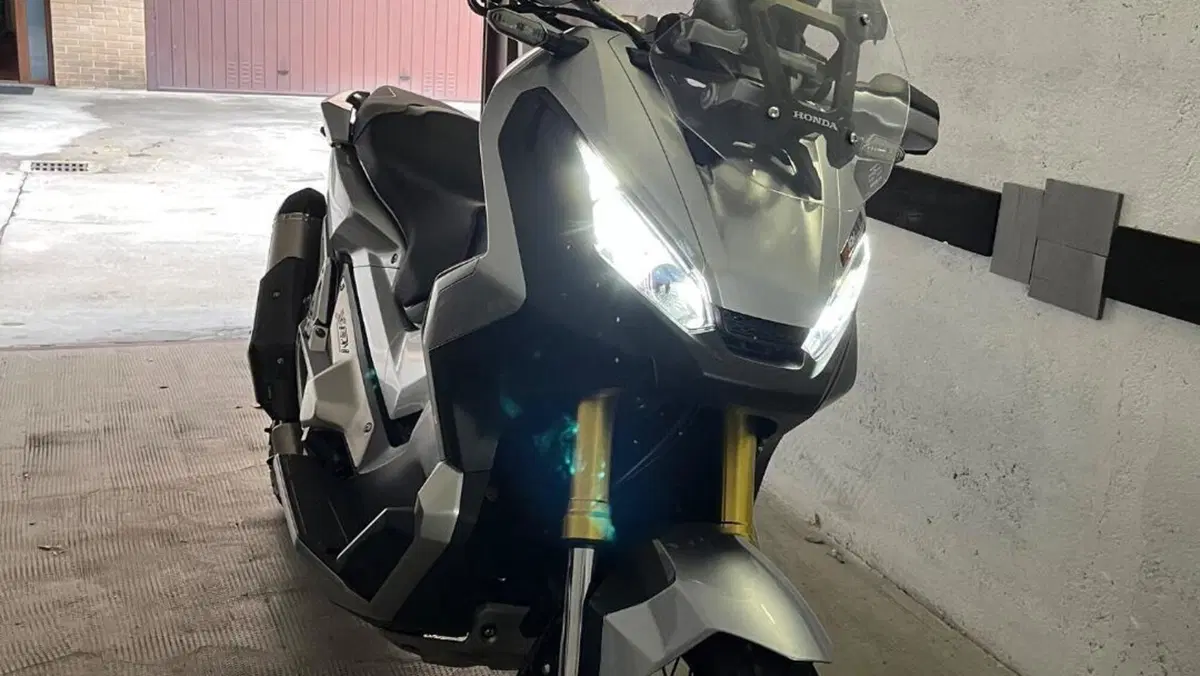 Honda X-ADV 750 Travel Edition (2017)  (2)