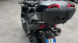 Yamaha T-Max 530 DX (2017 - 19)  (6)