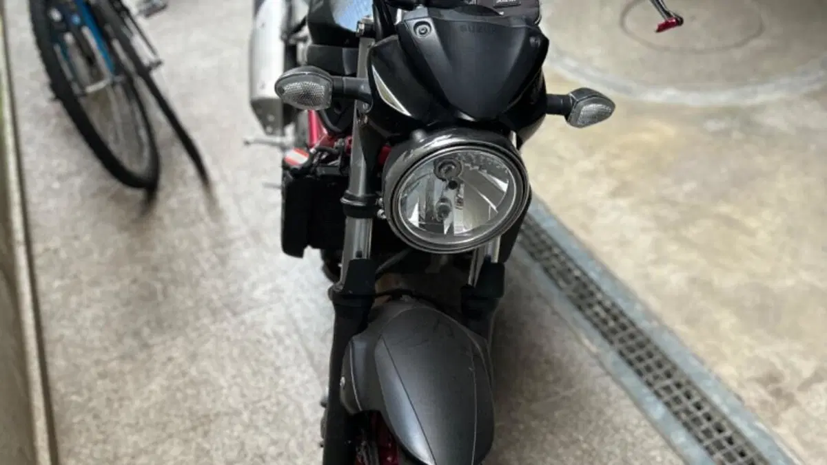 Suzuki SV 650 (2016 - 20)  (2)