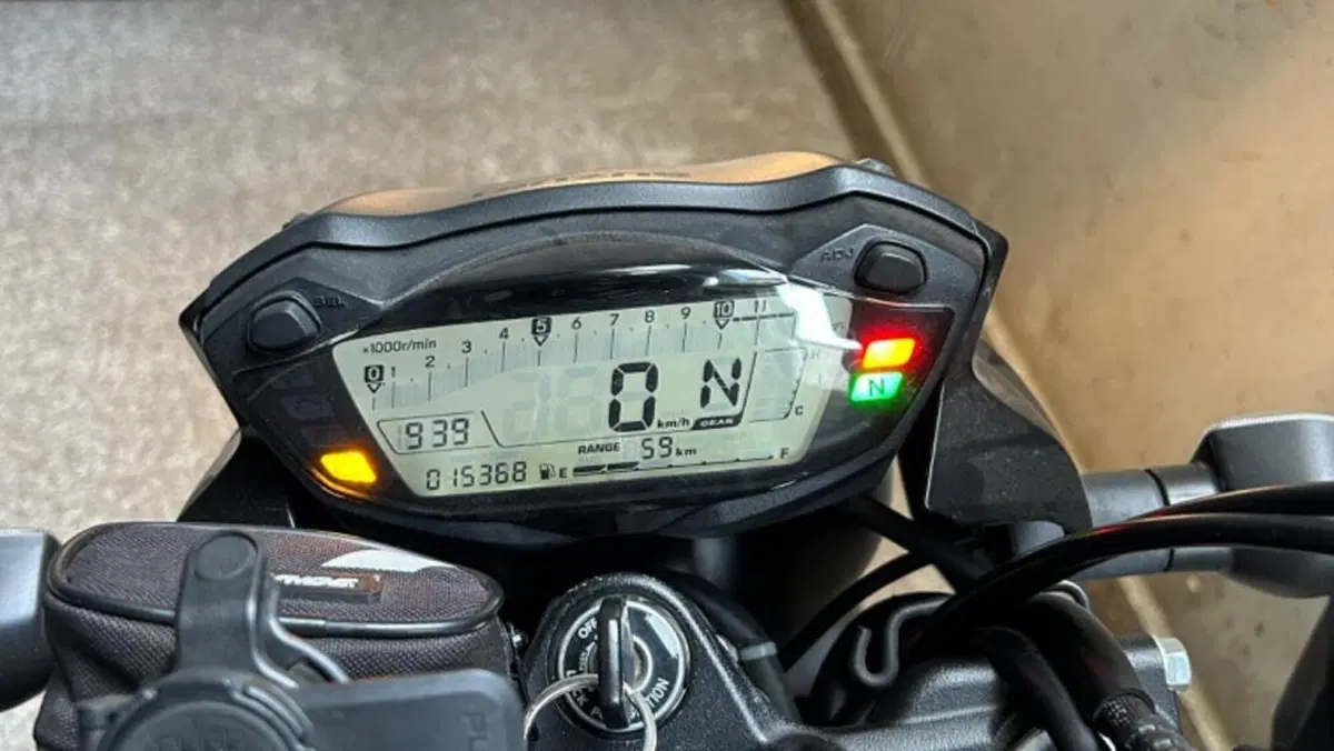 Suzuki SV 650 (2016 - 20)  (4)