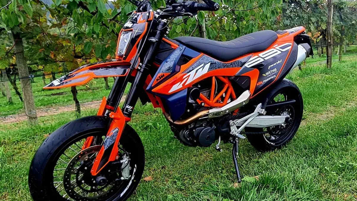 KTM 690 SMC R (2023 - 25)  (3)