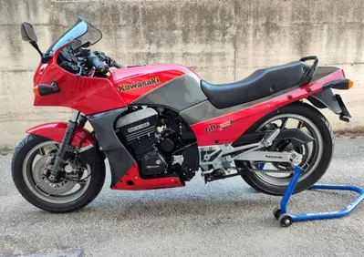 Kawasaki GPZ 900 R - Annuncio 10133811