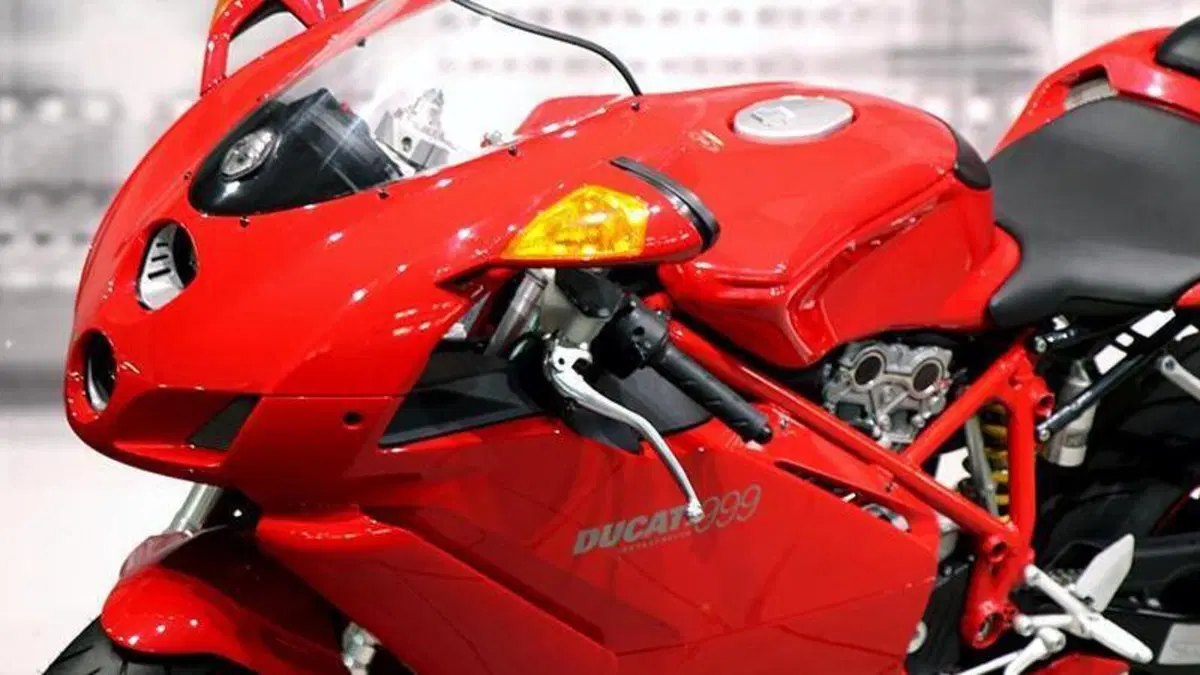 Ducati 999 (2005 - 06)  (9)
