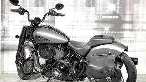 Indian Chief 1890 Bobber Dark Horse (2021 - 26)  (2)