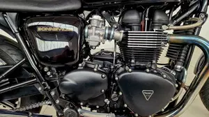 Triumph Bonneville SE (2009 - 13)  (4)