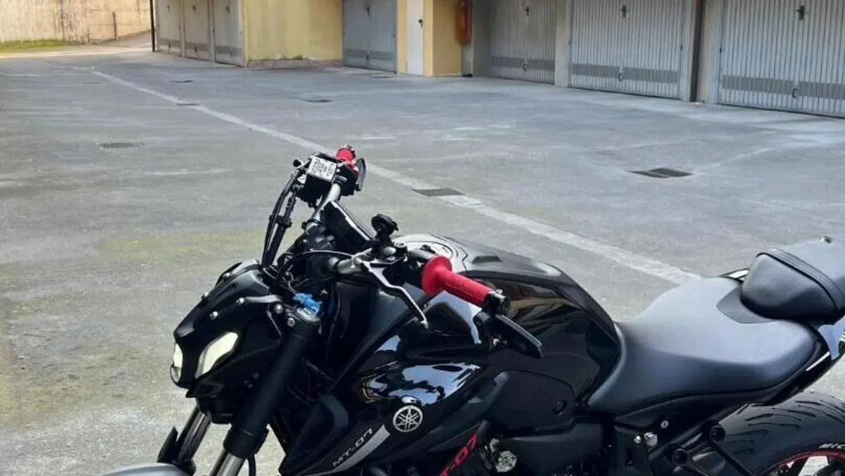 Yamaha MT-07 Pure (2023 - 25)  (2)