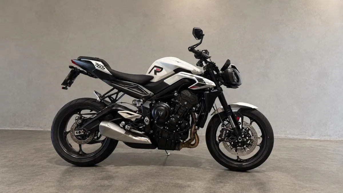 Triumph Street Triple 765 R (2023 - 26) 