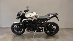 Triumph Street Triple 765 R (2023 - 26)  (2)