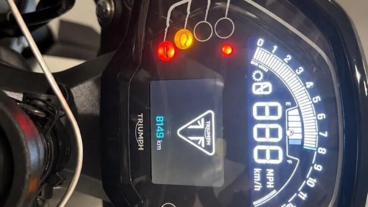Triumph Street Triple 765 R (2023 - 26)  (3)