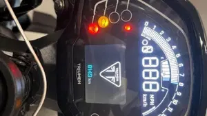 Triumph Street Triple 765 R (2023 - 26)  (3)