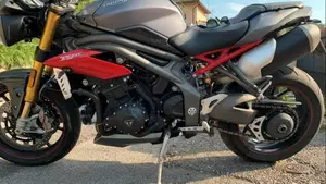 Triumph Speed Triple 1050 R ABS (2016 - 17) 