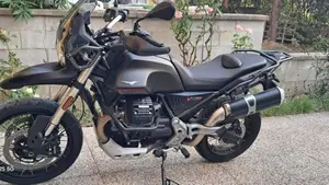 Moto Guzzi V85 TT Travel (2024 - 26) 