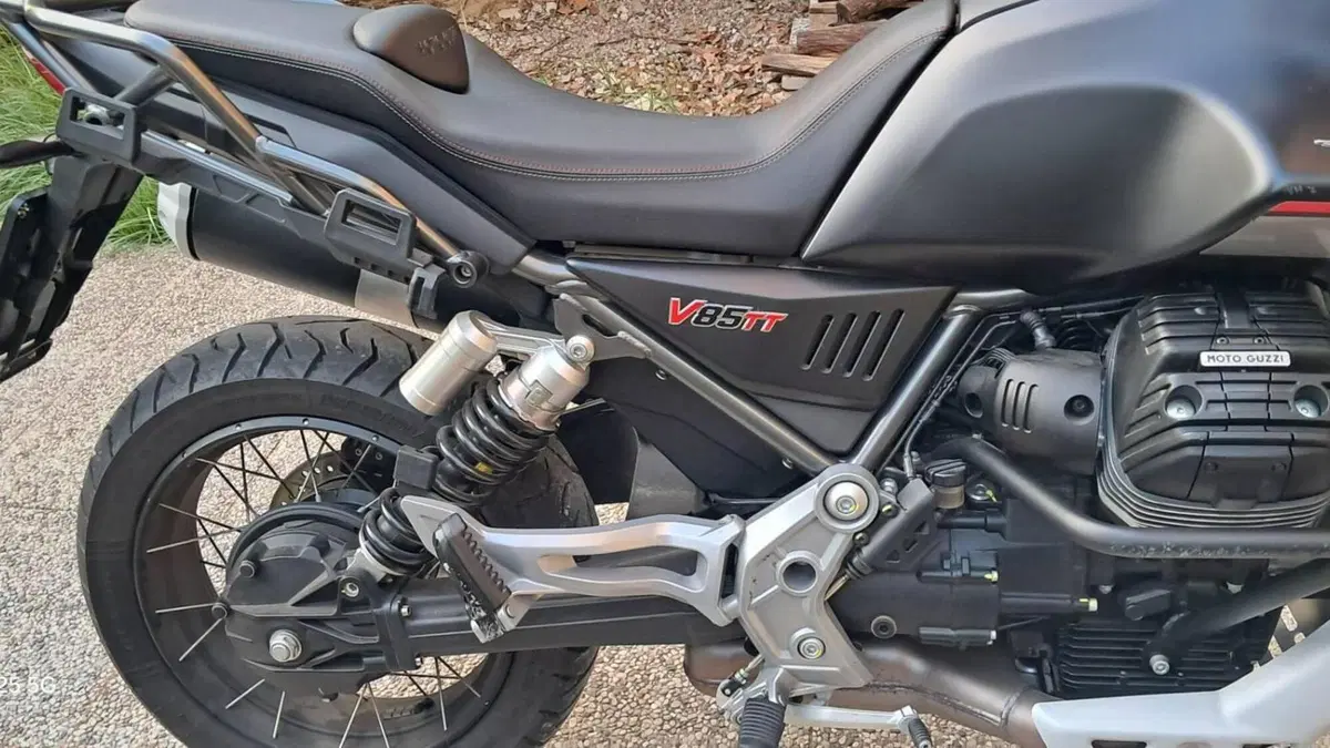 Moto Guzzi V85 TT Travel (2024 - 26)  (3)
