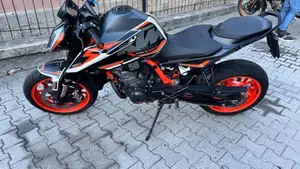 KTM 890 Duke R (2020)  (2)