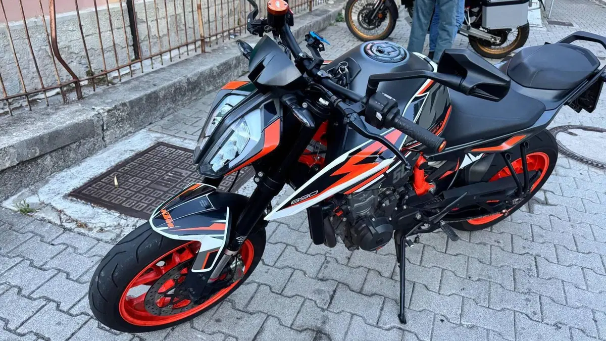 KTM 890 Duke R (2020)  (3)