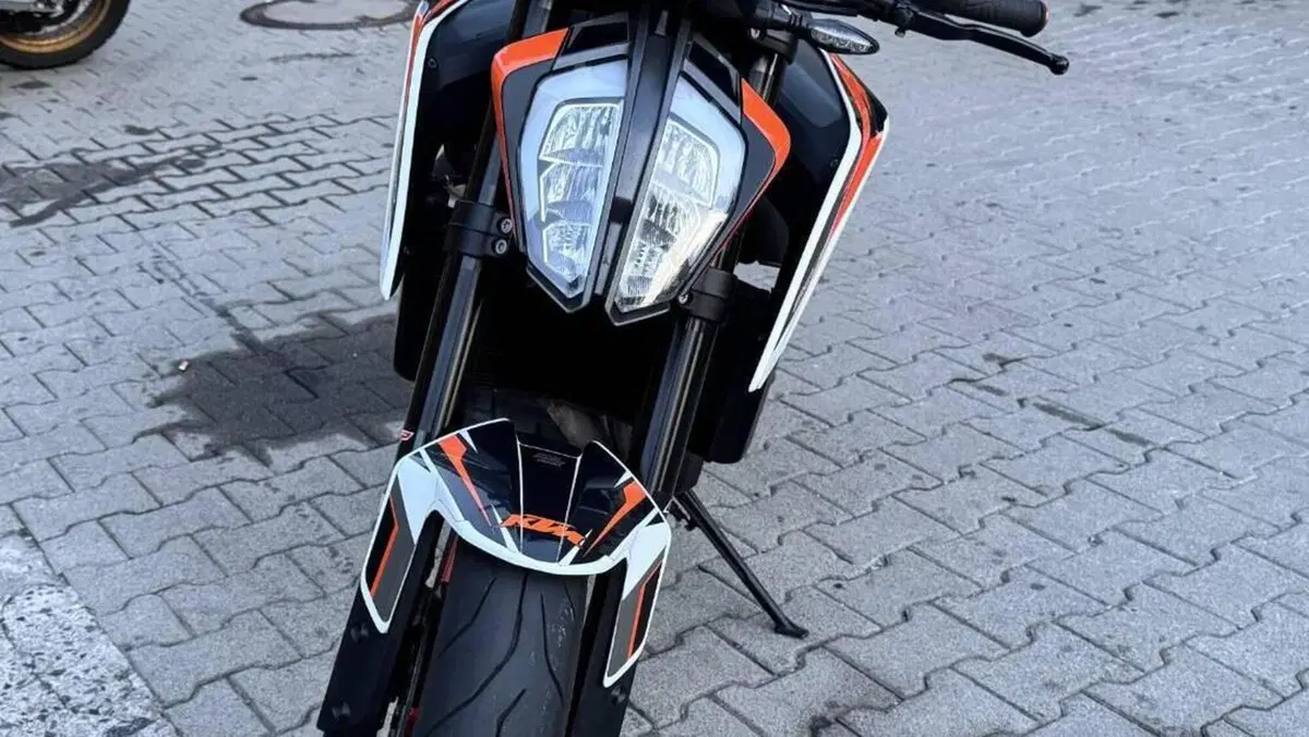 KTM 890 Duke R (2020)  (5)