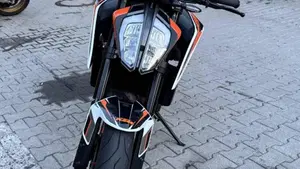 KTM 890 Duke R (2020)  (5)
