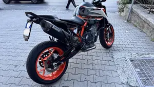 KTM 890 Duke R (2020)  (6)