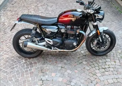 Triumph Speed Twin 1200 Stealth Edition (2024) - Annuncio 10133977