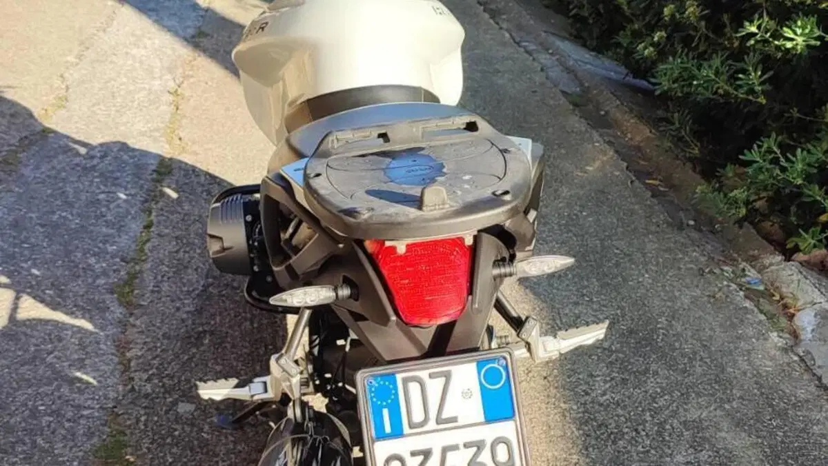 Bmw R 1200 R (2011 - 14)  (2)