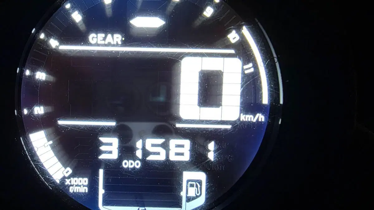 Yamaha XSR 700 (2022 - 26)  (4)