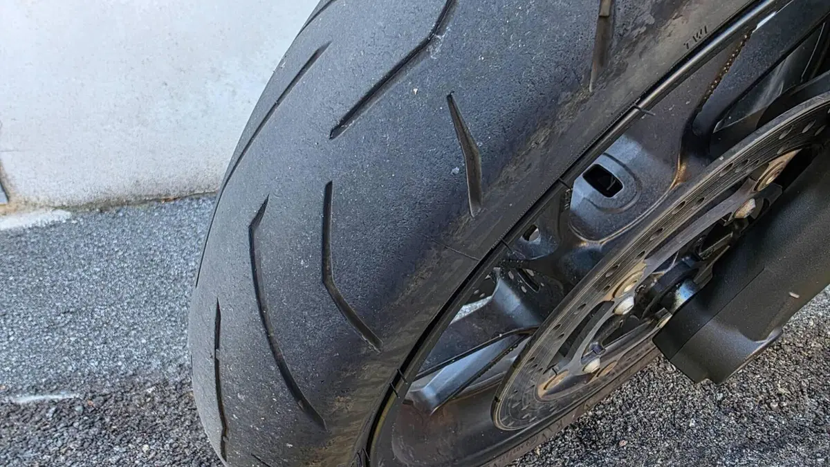 Yamaha XSR 700 (2022 - 26)  (6)