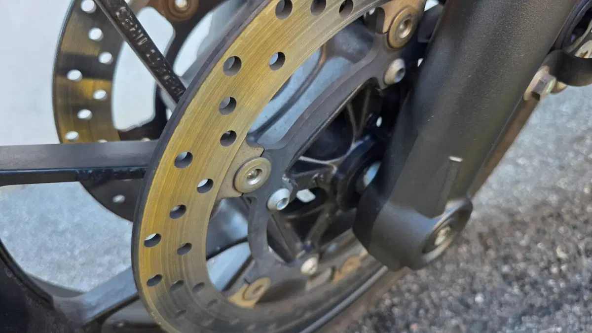 Yamaha XSR 700 (2022 - 26)  (7)