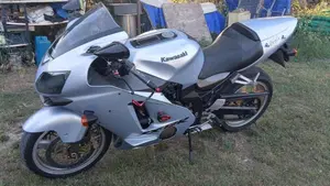 Kawasaki Ninja 1200 ZX-12R (2000 - 06)  (2)