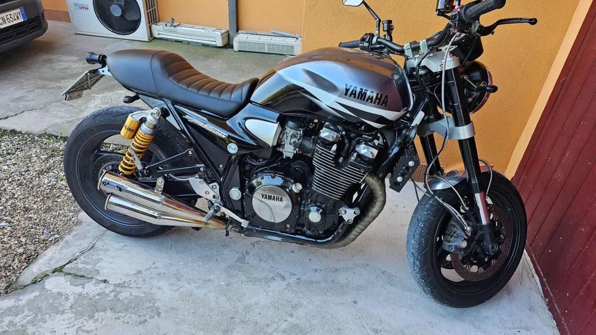 Yamaha XJR 1300 (2002 - 06)  (2)