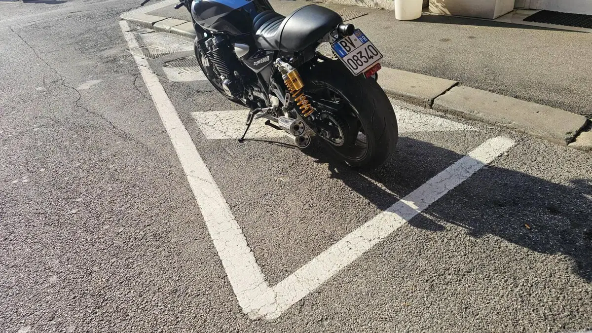 Yamaha XJR 1300 (2002 - 06)  (4)