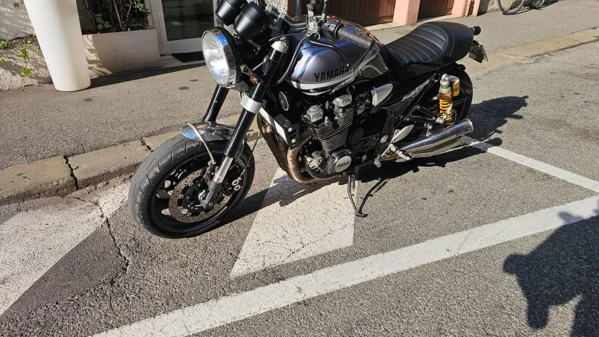 Yamaha XJR 1300 (2002 - 06)  (9)