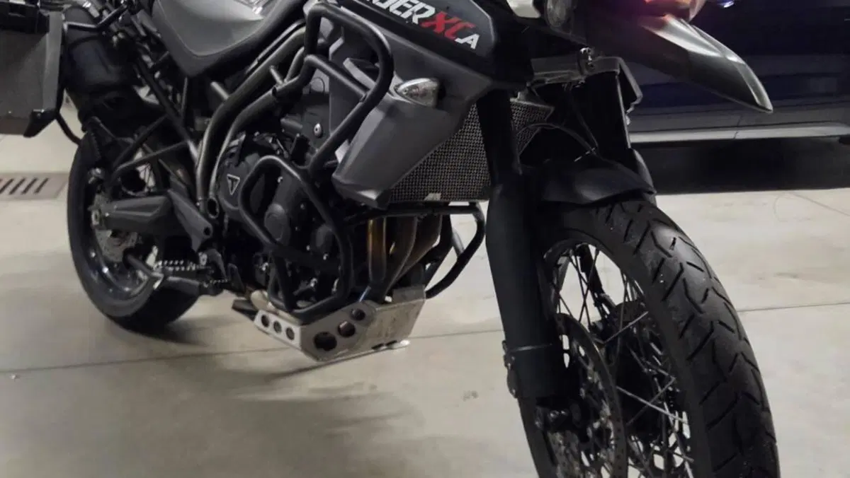 Triumph Tiger 800 XCa (2015 - 17)  (4)