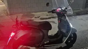 Vespa GTS 300 Super Sport Hpe (2021 - 22)  (2)