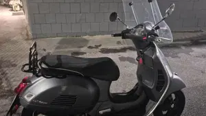 Vespa GTS 300 Super Sport Hpe (2021 - 22)  (4)